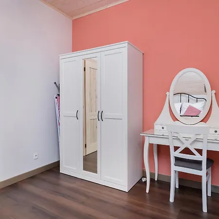 Piekny Koralowy W Lubkowie By Renters Prestige