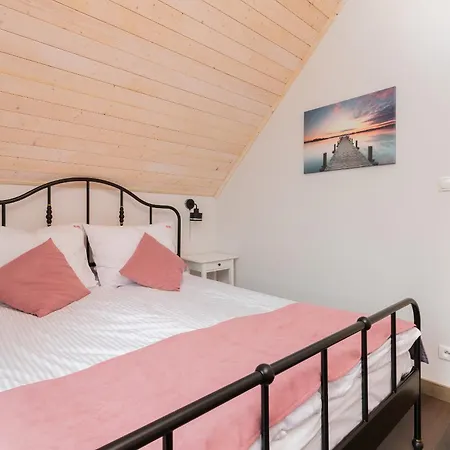 Piekny Koralowy W Lubkowie By Renters Prestige Lubkowo
