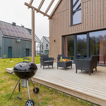 Piekny Koralowy W Lubkowie By Renters Prestige Lubkowo